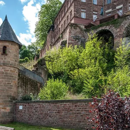 Kartenhaus *